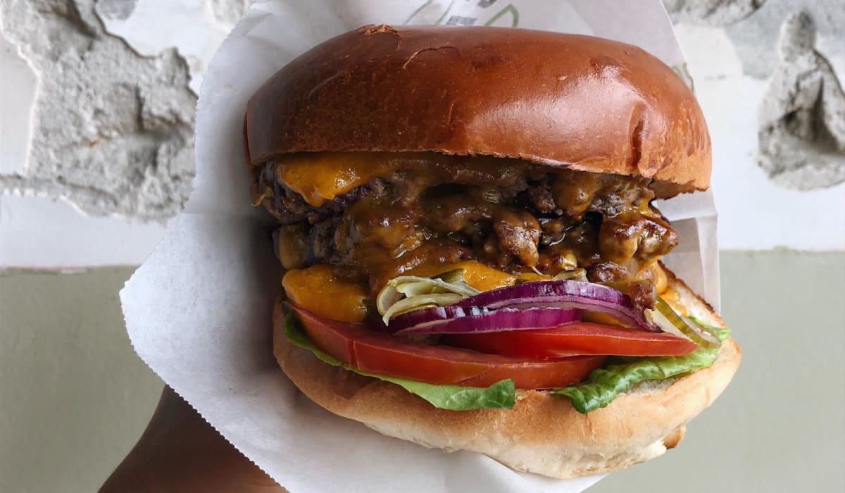 היכן הומצא ההמבורגר  – פרק 6